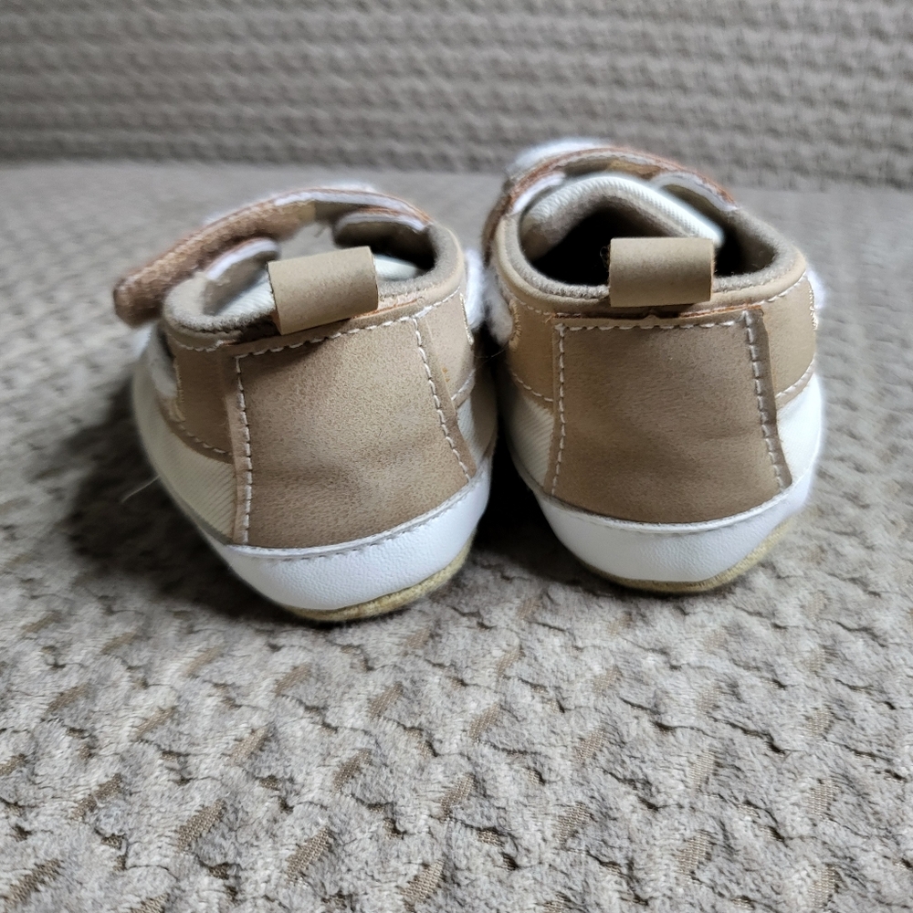 Baby Boys' Crib Shoes - Cat & Jack Beige - Picture 3 of 5